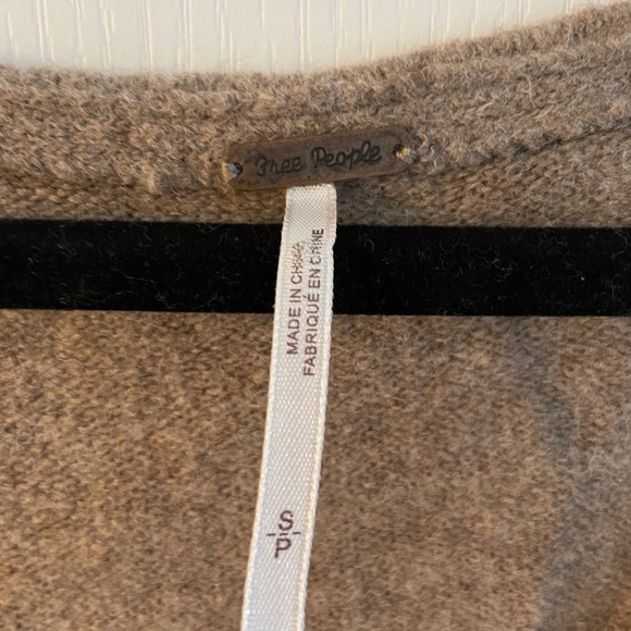 Free People Oversized Oatmeal Sweater - Picture 4 of 5